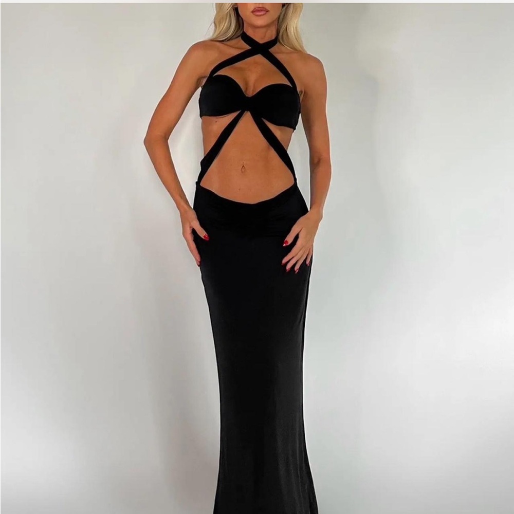💫 Elevate Your Wardrobe with the Tamsin Maxi Dress! 💫